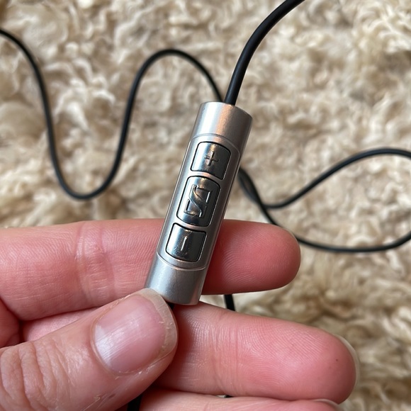 Sennheiser Momentum headphones - Picture 6 of 9